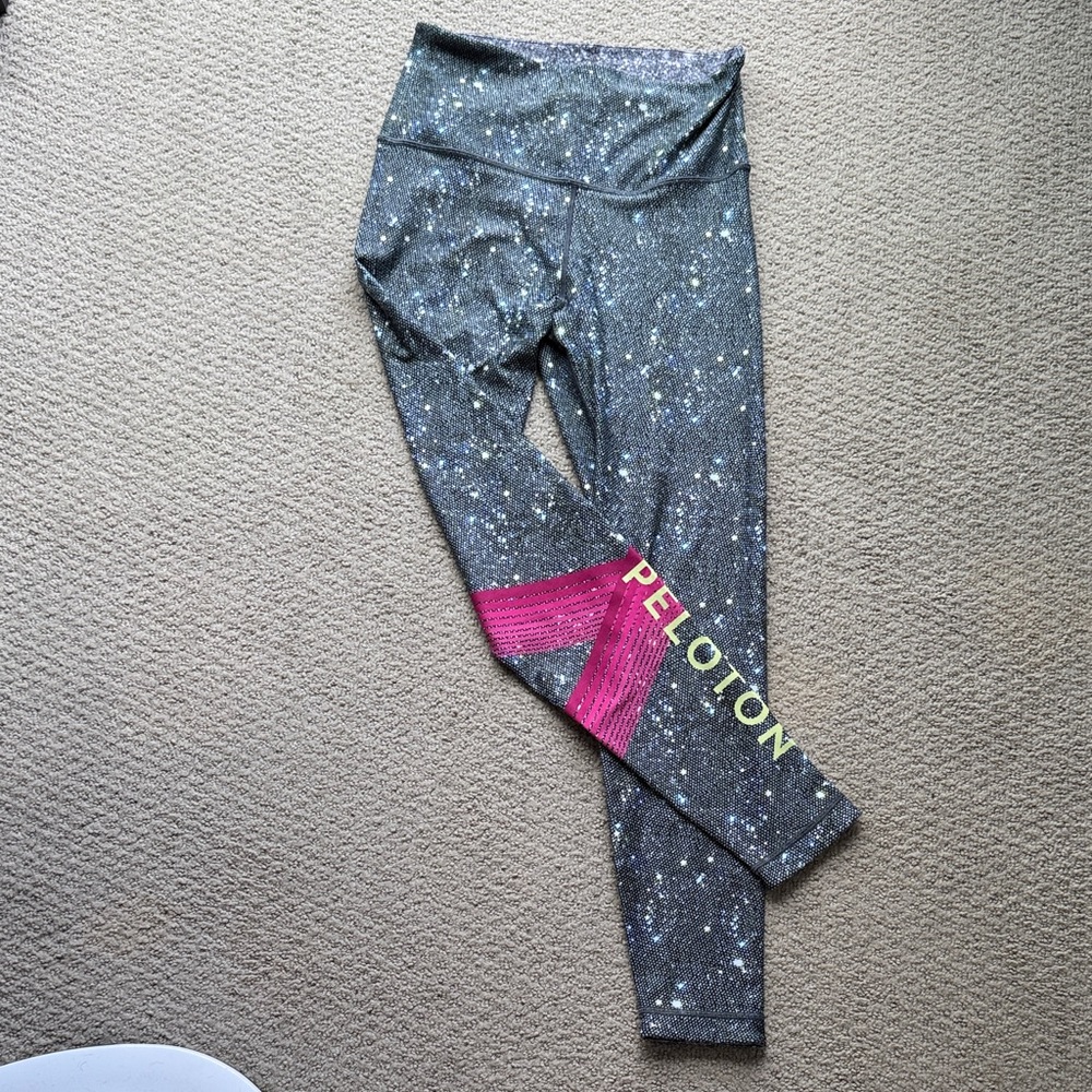 Peloton Galaxy Print Leggings – Size Medium